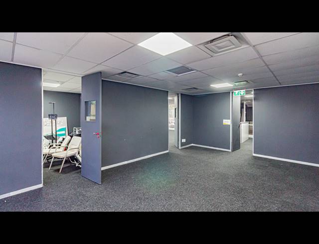 242M² OFFICE TO LET IN FERNDALE